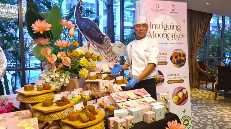 Intriguing Mooncakes Rise at Renaissance Johor Bahru Hotel