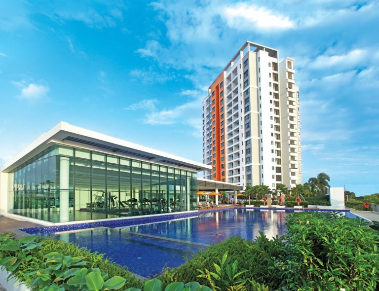 Tranquillity in the City Made Possible with Ponderosa Lakeside Luxury Apartment