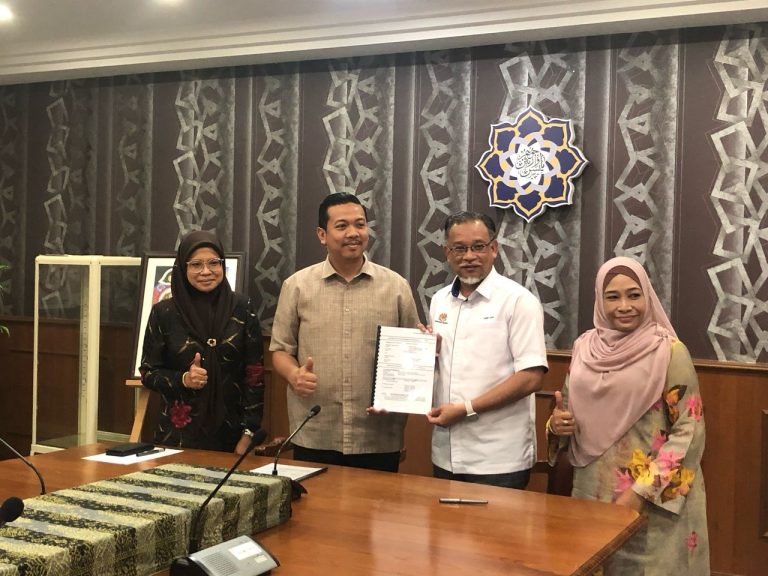 Gerak Teater Johor Seals Collaboration with Yayasan Warisan Johor