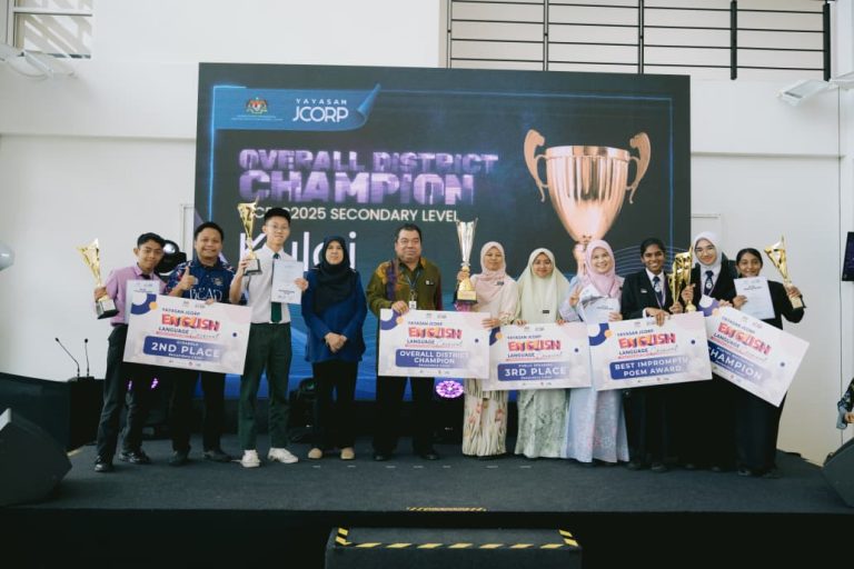 Overall District Champion 2025 Secondary Level by Kulai district