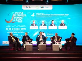 Left to right: Mohamad Reduan Mohd Zabri, Director, Malaysian Investment Development Authority (MIDA) Johor, Dr. Mohd Afzanizam, Chief Economist, Bank Muamalat Malaysia Berhad (BMMB), Dato Idzham Mohd Hashim, President and Chief Executive Officer of Iskandar Investment Berhad