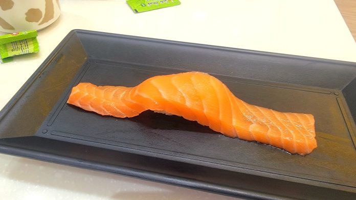 Salmon Belly Dai Man Zoku, or ‘maximum satisfaction’, is a sort of sushi with an XXL size of protein, in this case, the generous salmon slice! More photos in The Iskandarian's Facebook