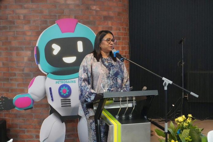 Director of Stakeholder Relations & Communications of Petrosains, Madam Shamini Balan, delivered her remarks, expressing appreciation to media partners for their continued support