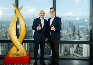 Vic Sithasanan, Managing Director, PropertyGuru Malaysia and iProperty Malaysia; and Jules Kay, Managing Director, PropertyGuru Asia Property Awards and Events