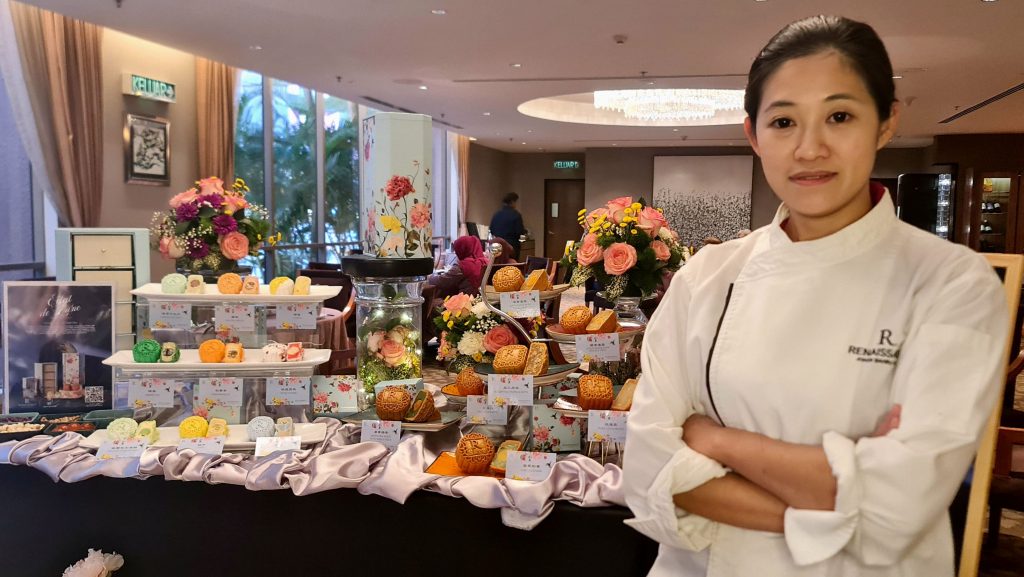 Chef Ronly Choo, the MasterChef that leads the mooncake team this season 