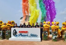 Sunway Puteri Hills Opens Its Alfresco Destination by the Bay Chief Executive Officer of Sunway Property (Southern Region) and Sunway City Iskandar Puteri with HC Chan, Group Managing Director of Sunway Malls, at the officiation of the Sunway Puteri Hills